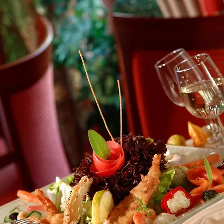 - Restaurant 