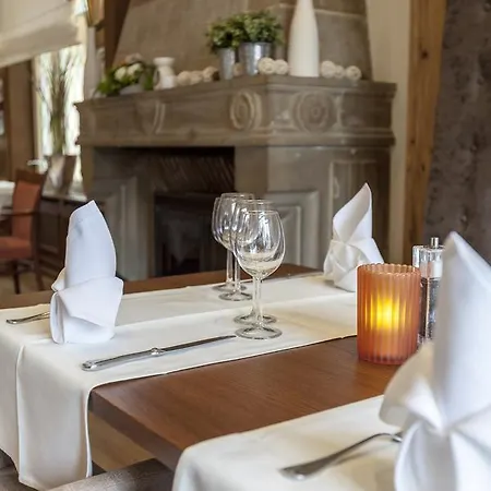 - Restaurant Victor Hugo Hotel