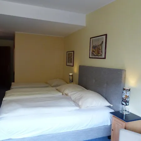 - Restaurant Victor Hugo Hotel